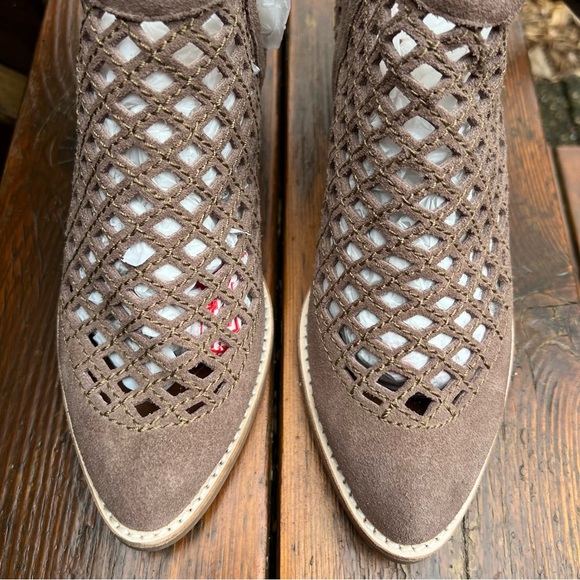 JEFFREY CAMPBELL TAGGART TAUPE SUEDE LEATHER ANKLE BOOTIES SIZE 7.5  NEW - Picture 14 of 15